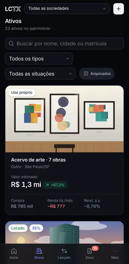 Lista de ativos no celular, cada um com foto, valor estimado e valorização